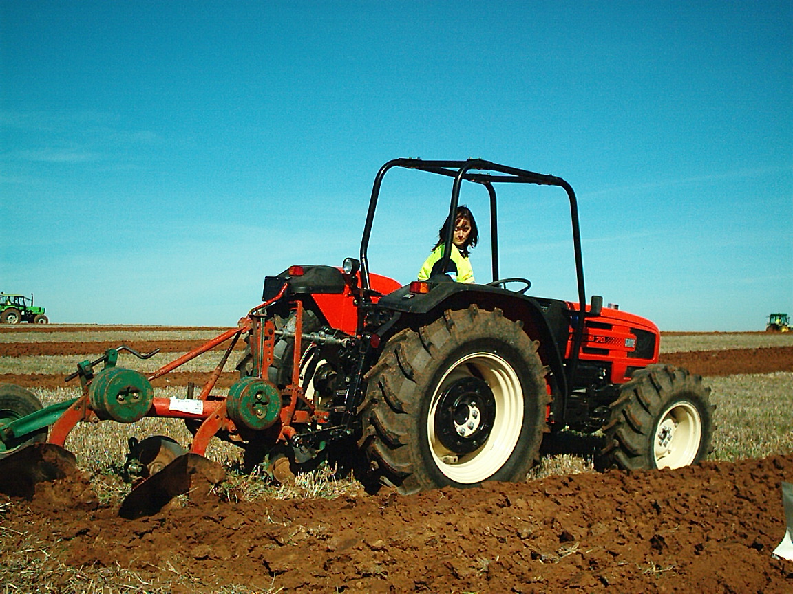 mujer-tractor-ASAJA.jpg